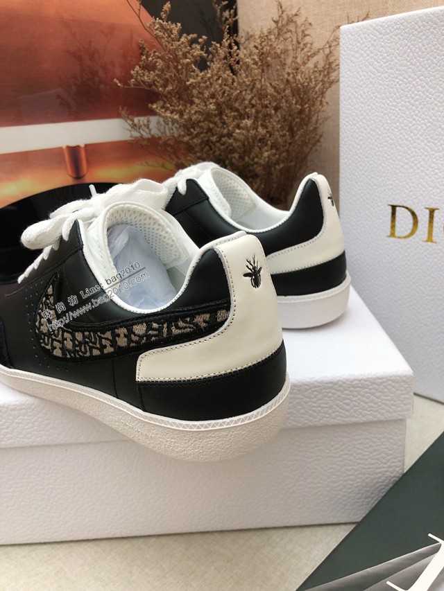 Dior明星同款平底圓頭運動鞋 迪奧2021春夏最新情侶款系帶休閒小白鞋 CD字母logo小蜜蜂印花拼色德訓鞋 dx3501